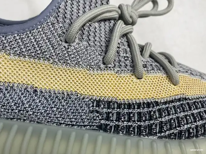 V2 Boost Ash Blue Yeezy GY7657 350 Adidas 0624